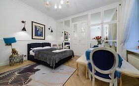 Apartament Zurawia Street